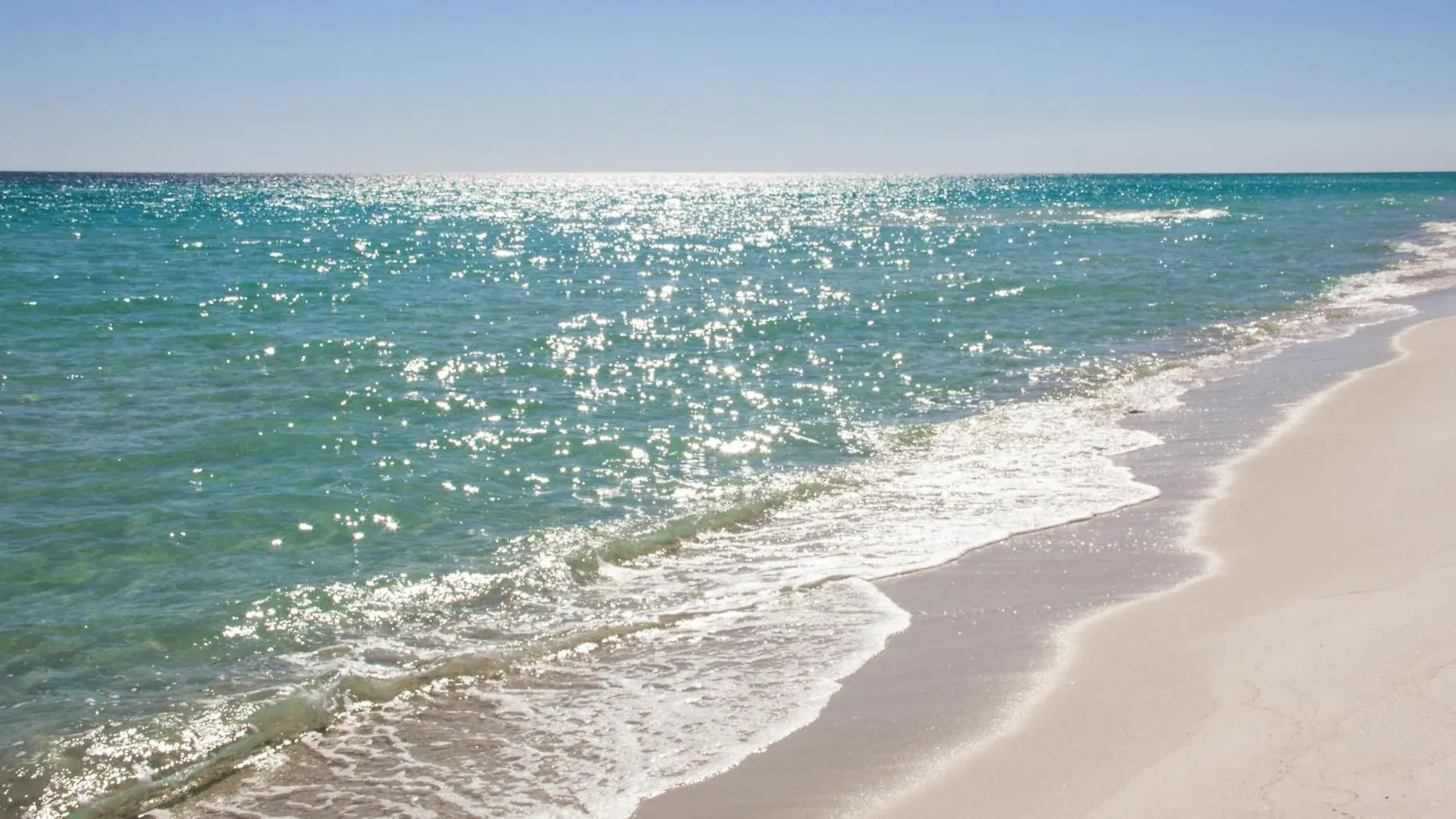 Serenity By The Sea! 4Br Retreat, Sleeps 12, Walk To Beach Panama City Beach